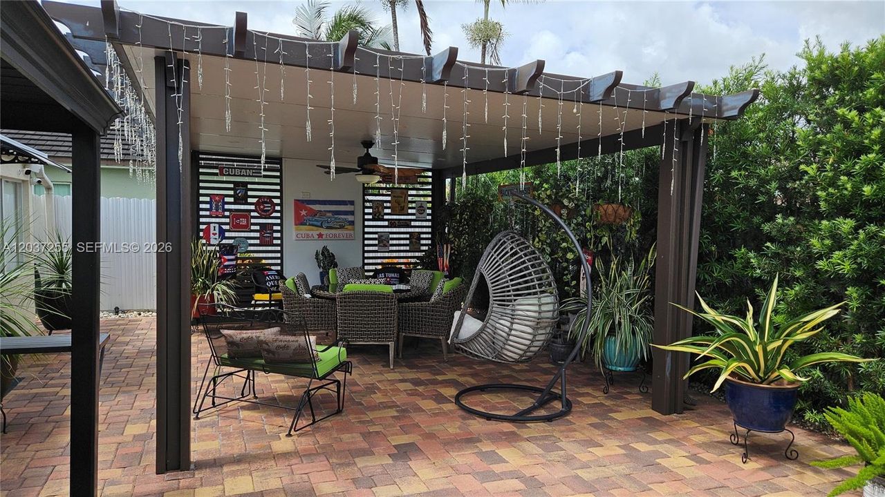 For Rent: $3,500 (3 beds, 2 baths, 1539 Square Feet)