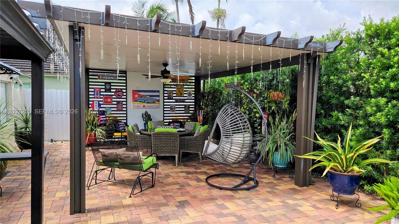 For Rent: $3,500 (3 beds, 2 baths, 1539 Square Feet)