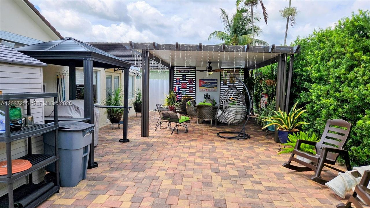 For Rent: $3,500 (3 beds, 2 baths, 1539 Square Feet)