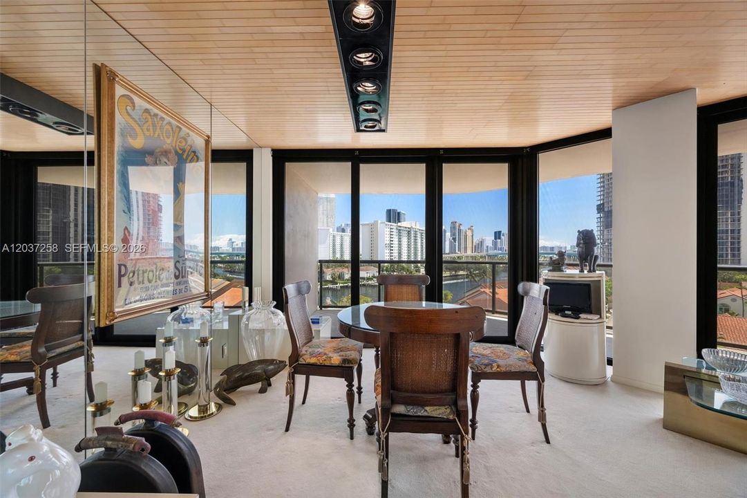 For Sale: $499,900 (2 beds, 2 baths, 1522 Square Feet)