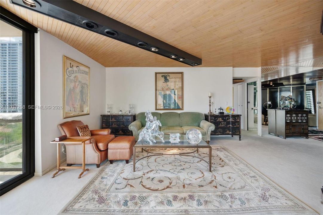 For Sale: $499,900 (2 beds, 2 baths, 1522 Square Feet)