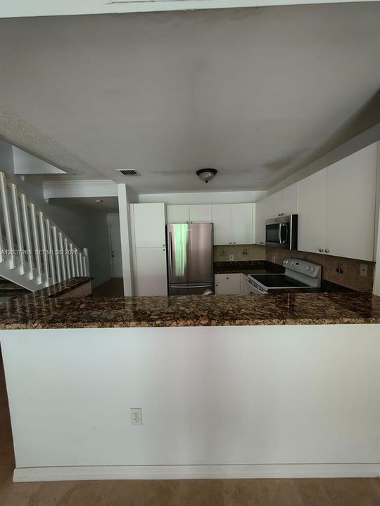 В аренду: $2,700 (2 спален, 2 ванн, 1401 Квадратных фут)