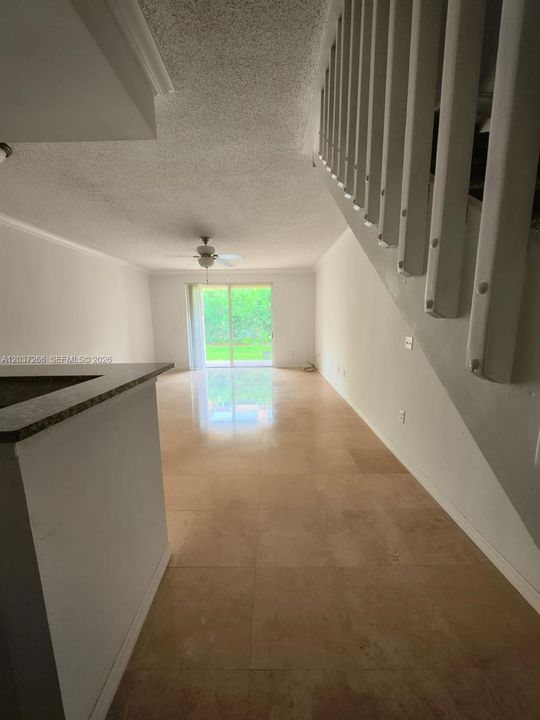 В аренду: $2,700 (2 спален, 2 ванн, 1401 Квадратных фут)