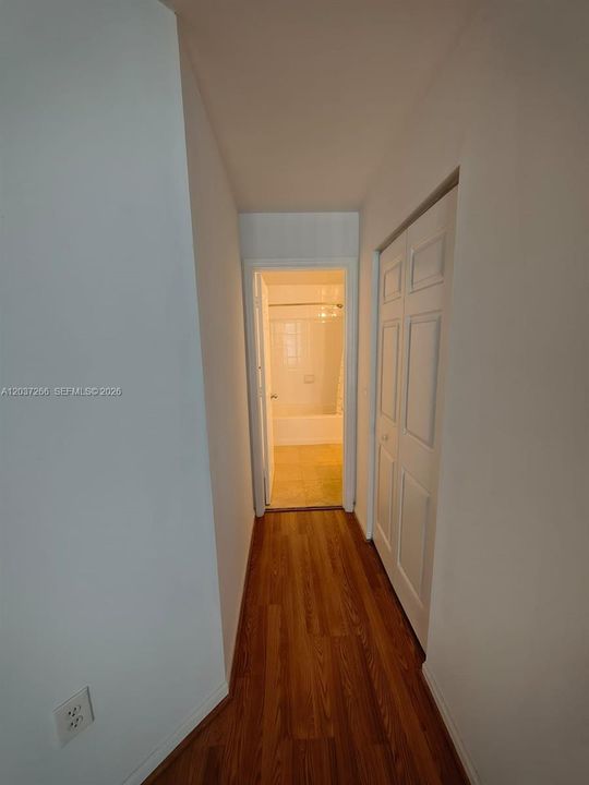 В аренду: $2,700 (2 спален, 2 ванн, 1401 Квадратных фут)
