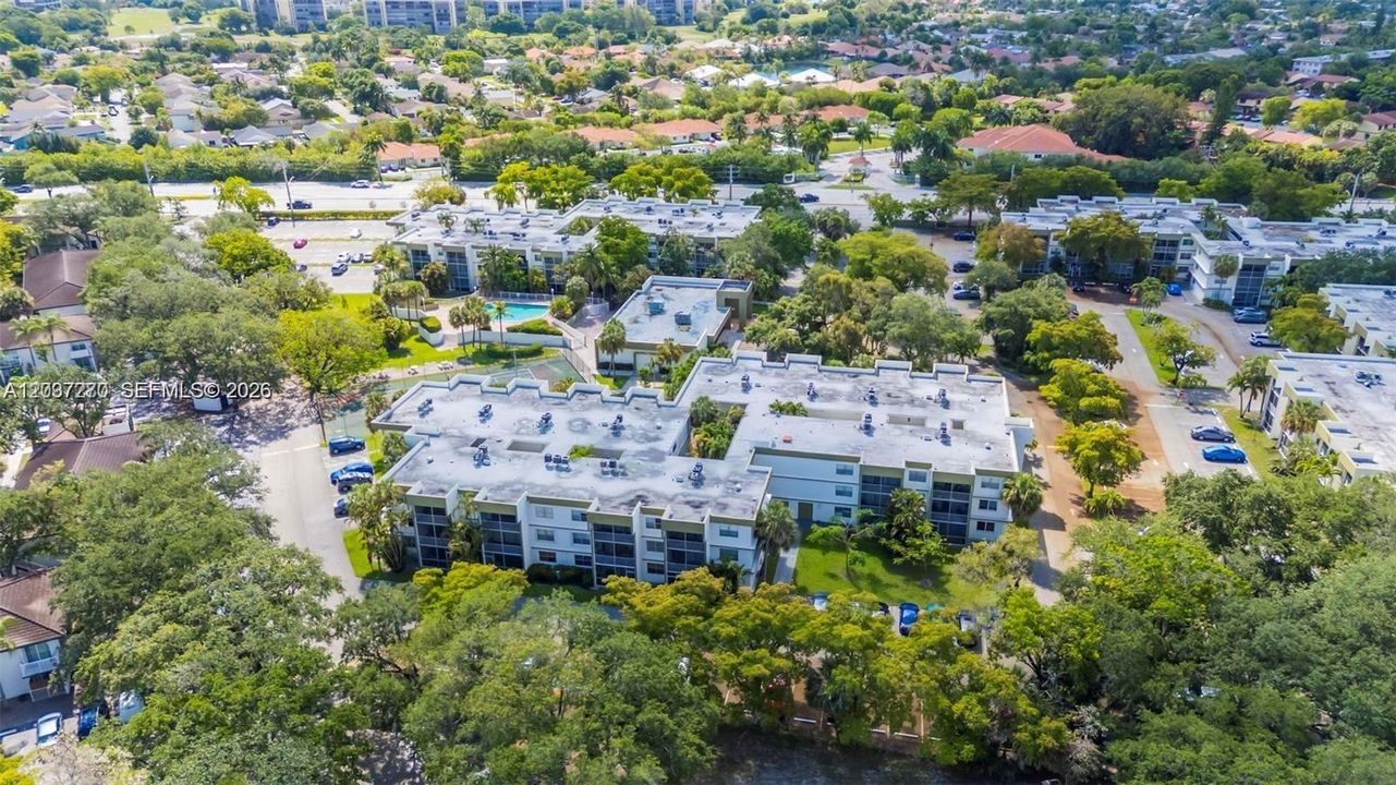 На продажу: $160,000 (2 спален, 2 ванн, 944 Квадратных фут)