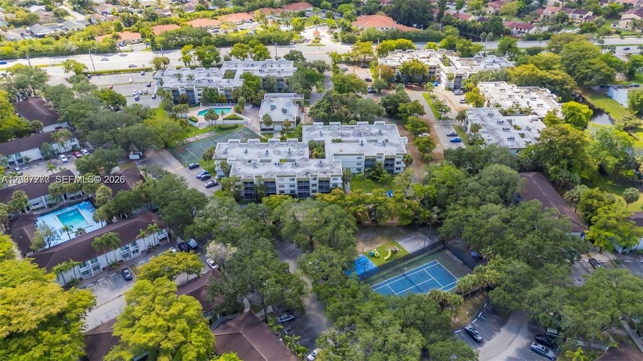 На продажу: $160,000 (2 спален, 2 ванн, 944 Квадратных фут)