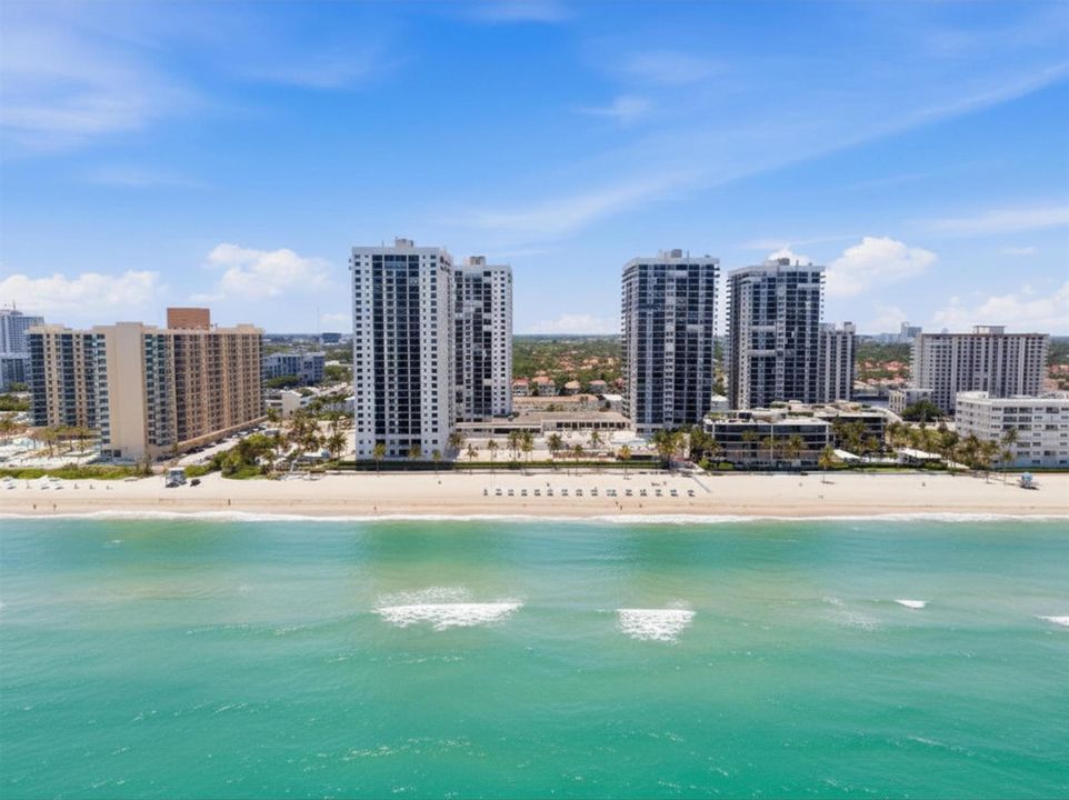 2302 S Ocean Dr_043