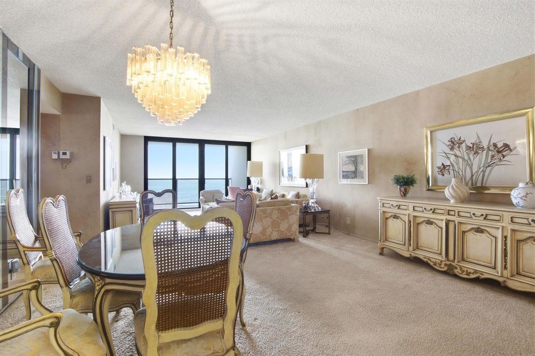 2302 S Ocean Dr_020