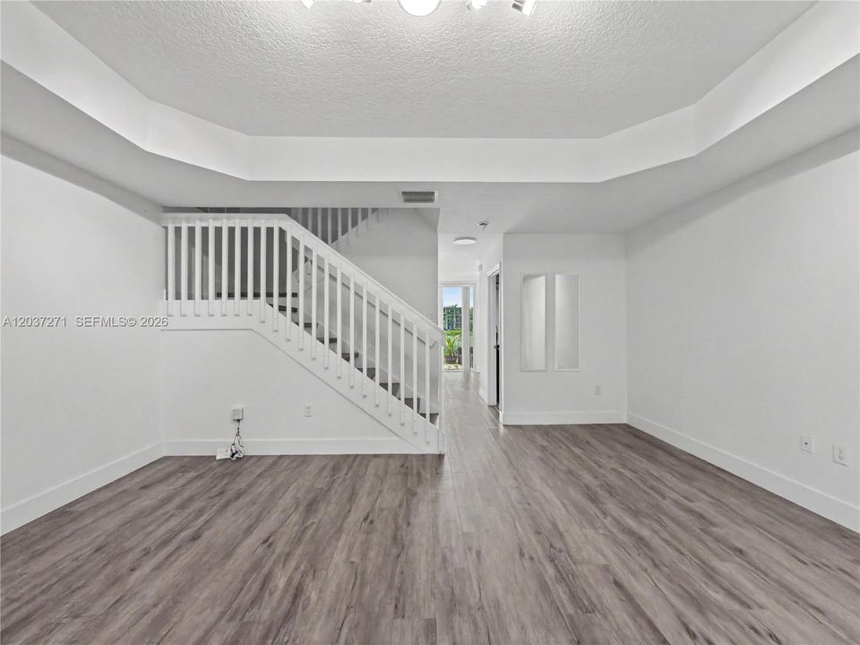 For Sale: $420,000 (2 beds, 2 baths, 1170 Square Feet)