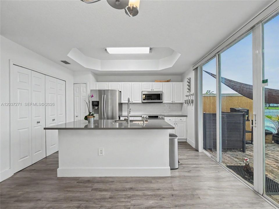 For Sale: $420,000 (2 beds, 2 baths, 1170 Square Feet)
