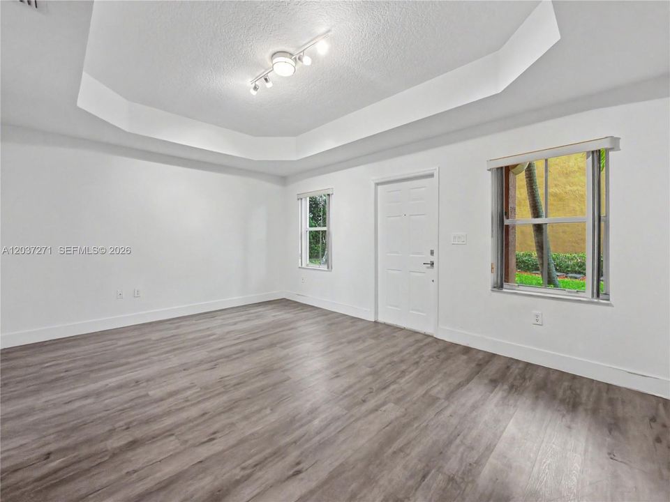 For Sale: $420,000 (2 beds, 2 baths, 1170 Square Feet)