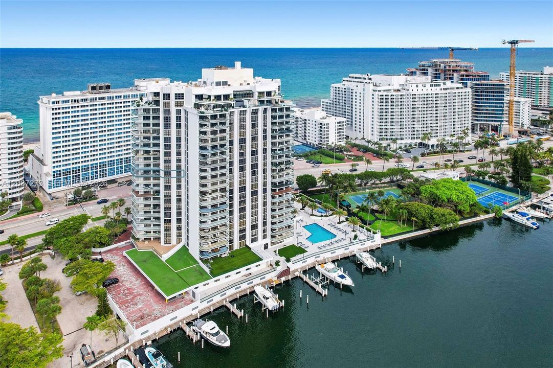 For Sale: $1,750,000 (3 beds, 4 baths, 2868 Square Feet)