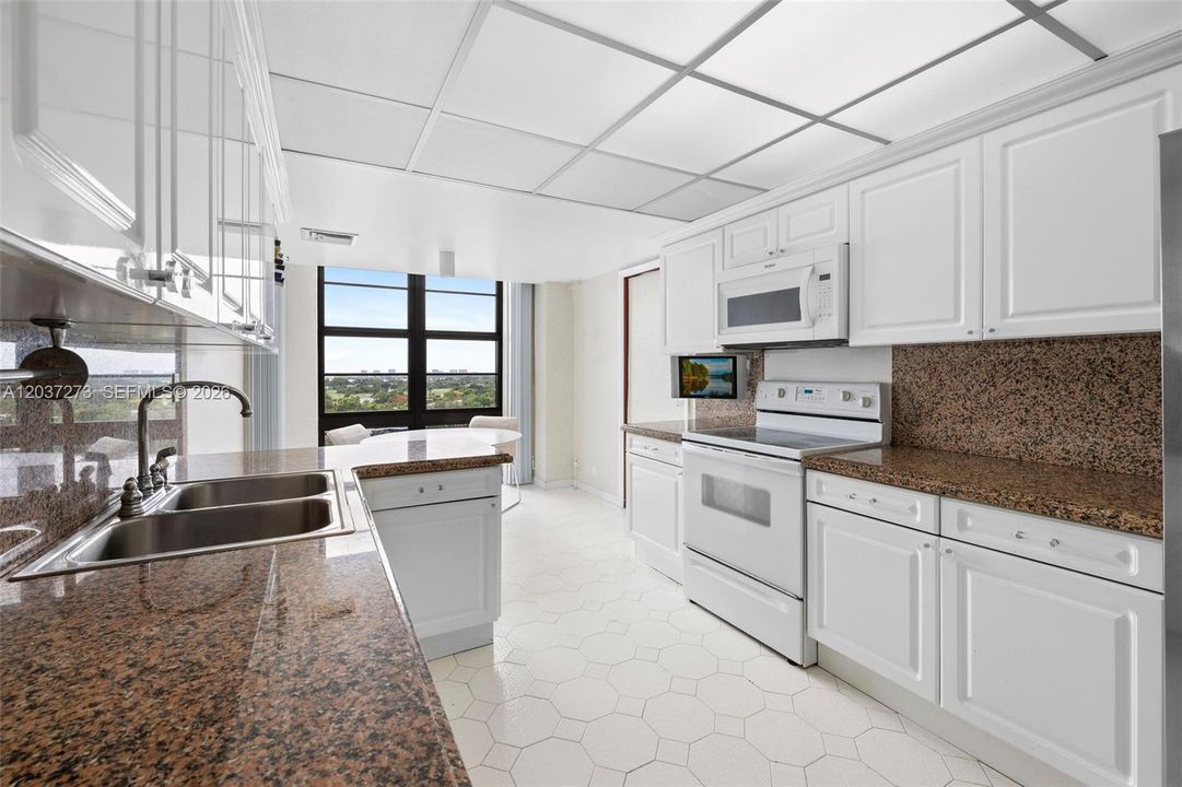 For Sale: $1,750,000 (3 beds, 4 baths, 2868 Square Feet)