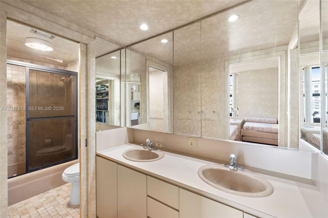 For Sale: $1,750,000 (3 beds, 4 baths, 2868 Square Feet)