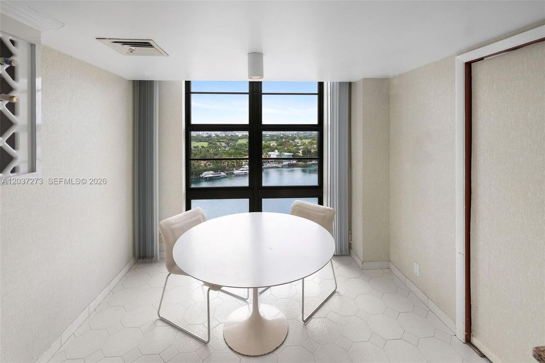For Sale: $1,750,000 (3 beds, 4 baths, 2868 Square Feet)