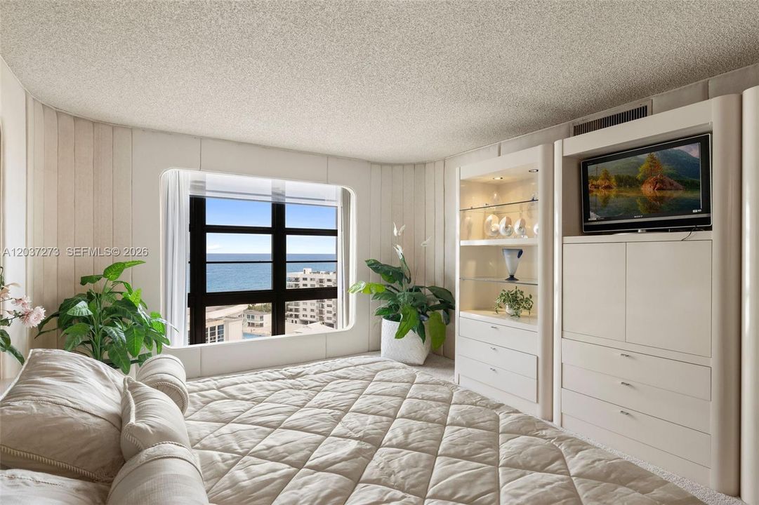 For Sale: $1,750,000 (3 beds, 4 baths, 2868 Square Feet)