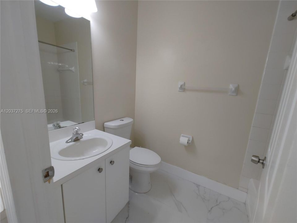 En Renta: $4,800 (6 camas, 3 baños, 3155 Pies cuadrados)