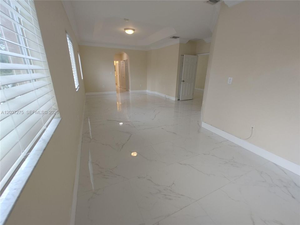 En Renta: $4,800 (6 camas, 3 baños, 3155 Pies cuadrados)