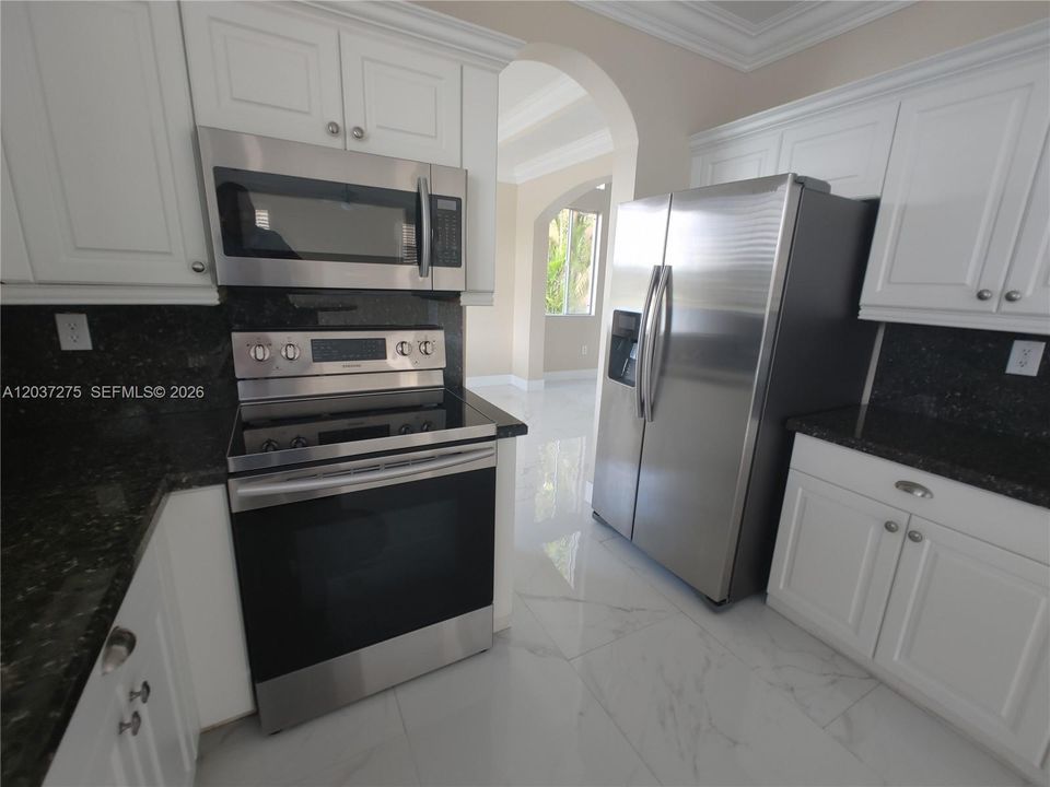En Renta: $4,800 (6 camas, 3 baños, 3155 Pies cuadrados)