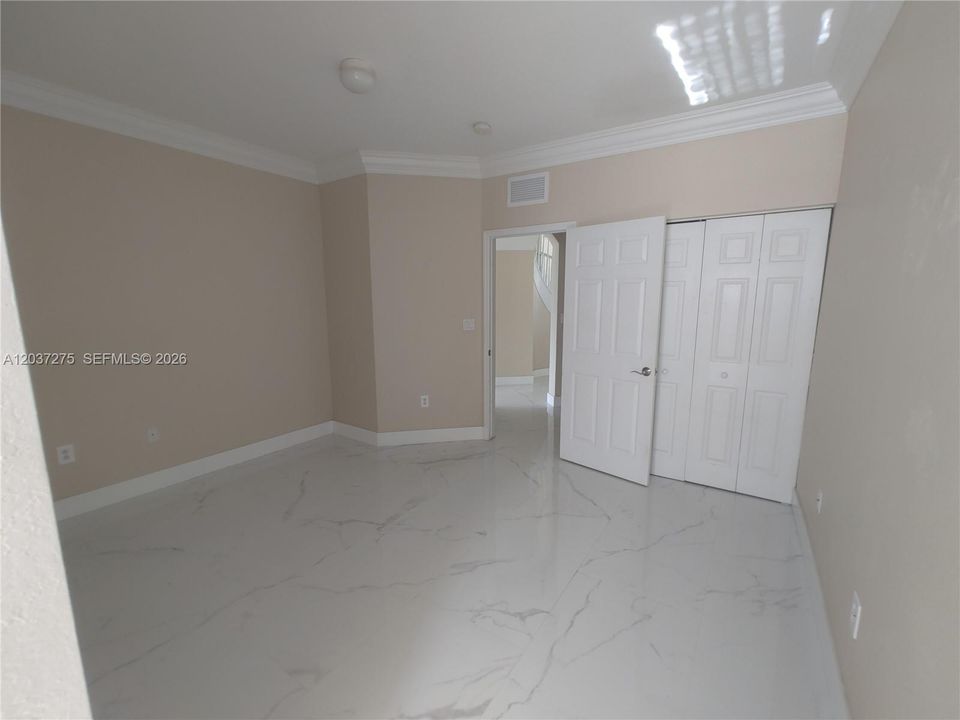 En Renta: $4,800 (6 camas, 3 baños, 3155 Pies cuadrados)
