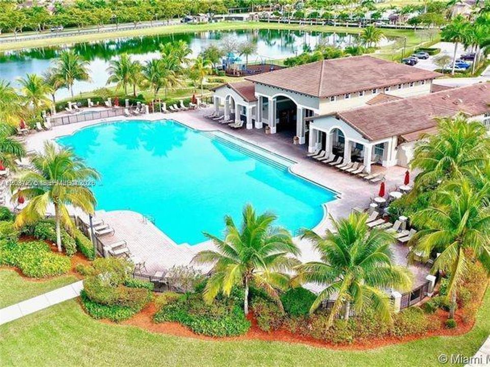 En Renta: $4,800 (6 camas, 3 baños, 3155 Pies cuadrados)