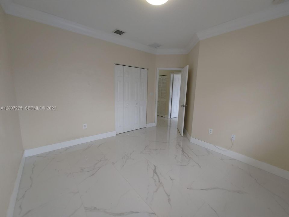 En Renta: $4,800 (6 camas, 3 baños, 3155 Pies cuadrados)
