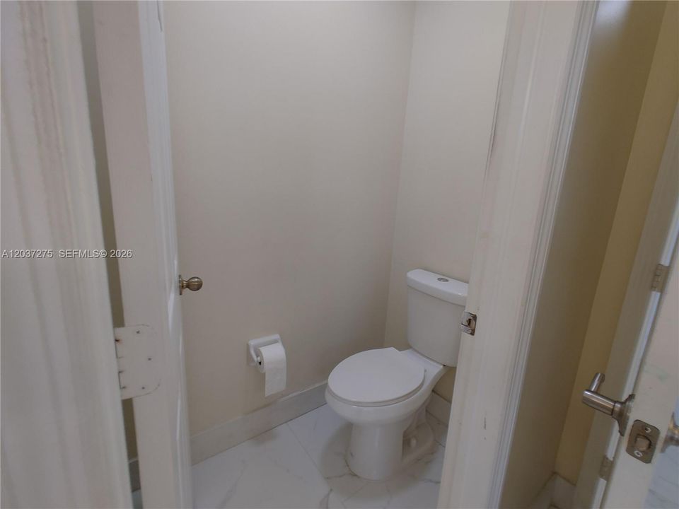 En Renta: $4,800 (6 camas, 3 baños, 3155 Pies cuadrados)