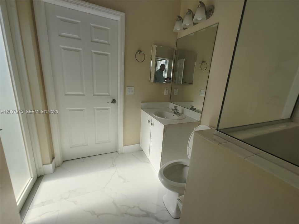 En Renta: $4,800 (6 camas, 3 baños, 3155 Pies cuadrados)