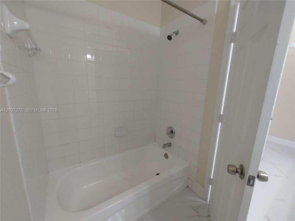 En Renta: $4,800 (6 camas, 3 baños, 3155 Pies cuadrados)