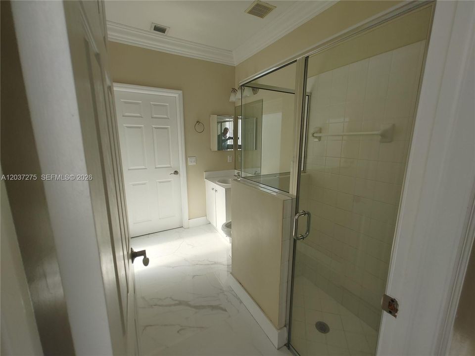 En Renta: $4,800 (6 camas, 3 baños, 3155 Pies cuadrados)