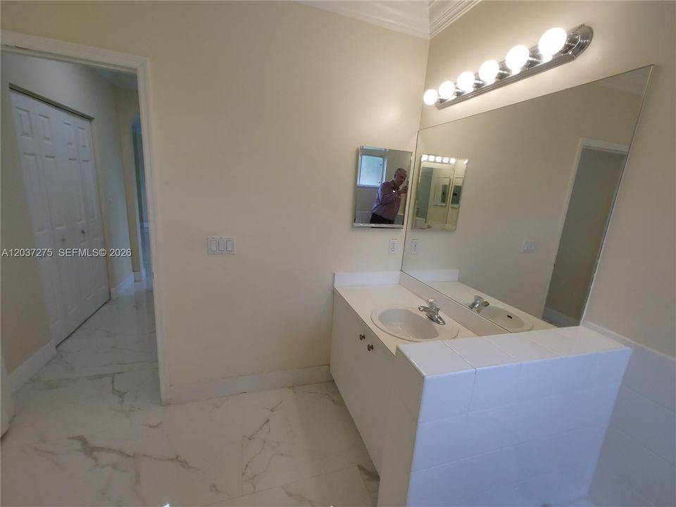 En Renta: $4,800 (6 camas, 3 baños, 3155 Pies cuadrados)