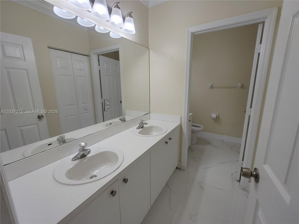 En Renta: $4,800 (6 camas, 3 baños, 3155 Pies cuadrados)