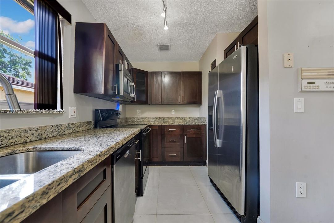En Venta: $585,000 (3 camas, 2 baños, 1348 Pies cuadrados)