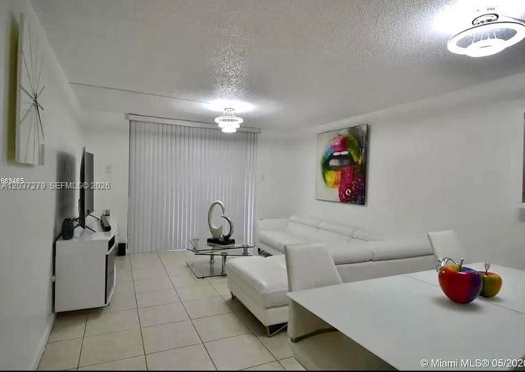 В аренду: $1,950 (2 спален, 1 ванн, 690 Квадратных фут)