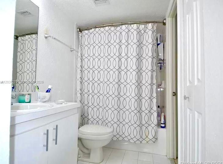 В аренду: $1,950 (2 спален, 1 ванн, 690 Квадратных фут)