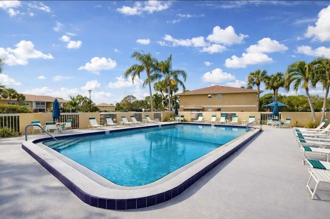 1531 SE Royal Green Cir, Unit 207 - Pool