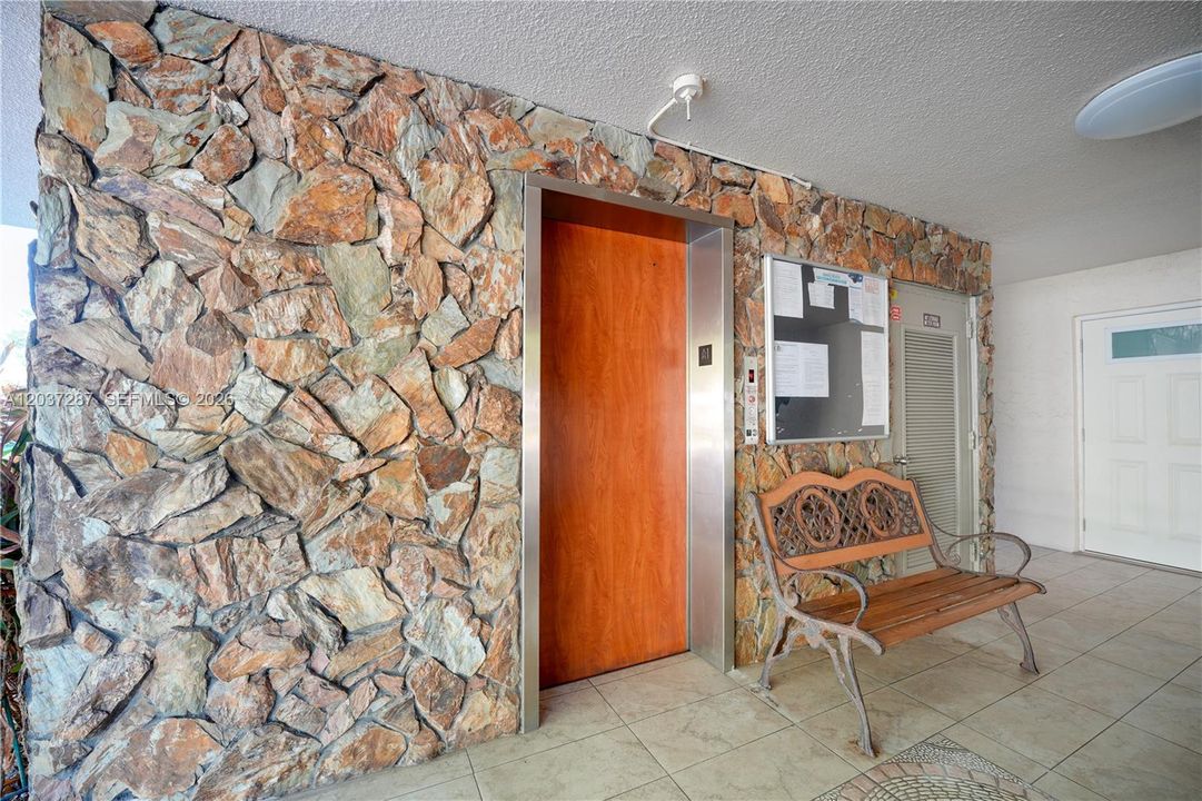 En Venta: $165,000 (2 camas, 2 baños, 1144 Pies cuadrados)
