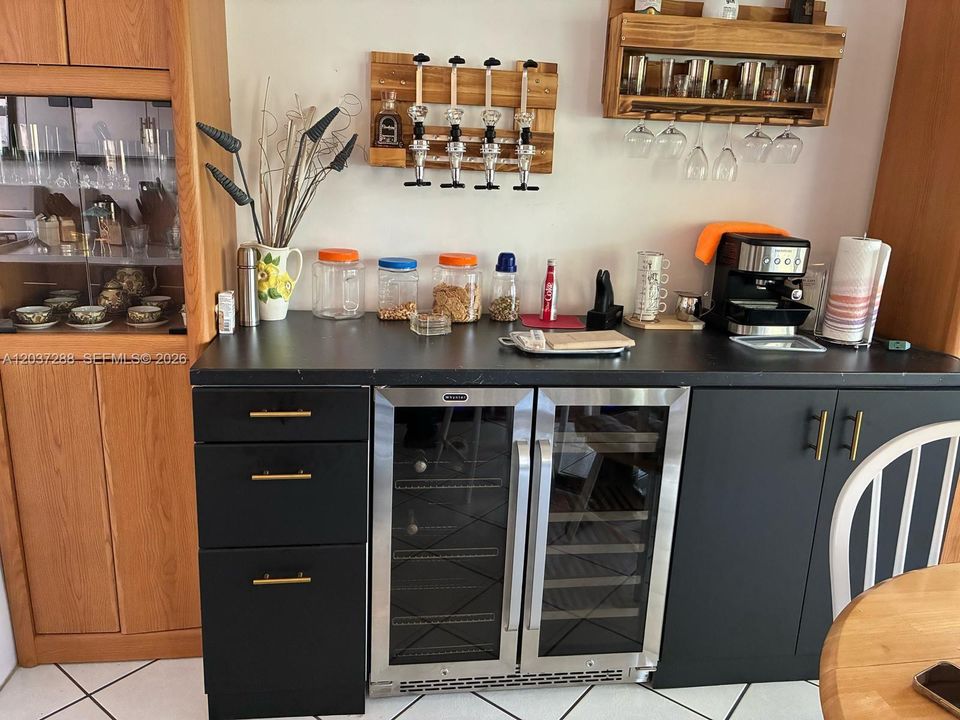 В аренду: $4,000 (3 спален, 2 ванн, 1703 Квадратных фут)