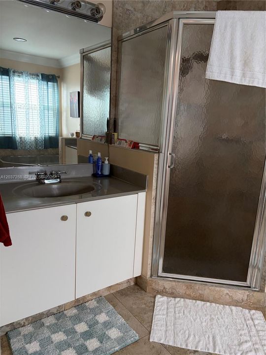 В аренду: $4,000 (3 спален, 2 ванн, 1703 Квадратных фут)