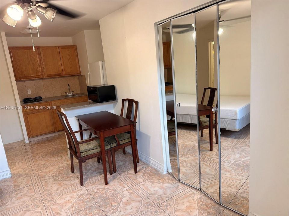 For Rent: $1,200 (1 beds, 1 baths, 1446 Square Feet)