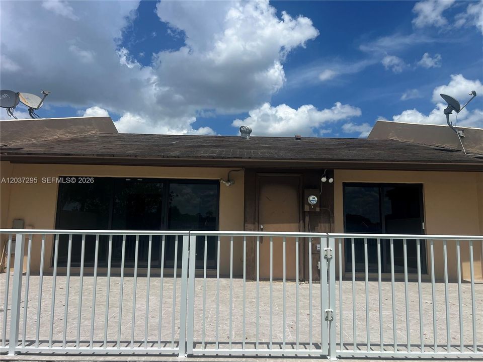 For Rent: $2,800 (2 beds, 2 baths, 1101 Square Feet)