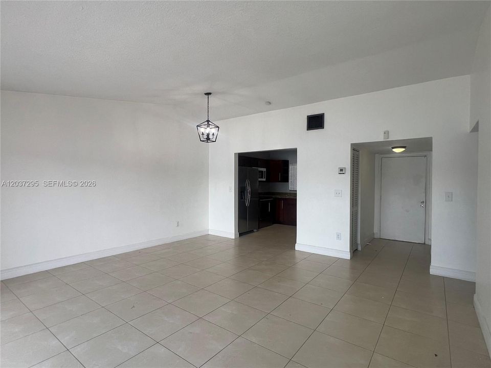 For Rent: $2,800 (2 beds, 2 baths, 1101 Square Feet)