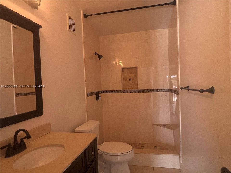 For Rent: $2,800 (2 beds, 2 baths, 1101 Square Feet)