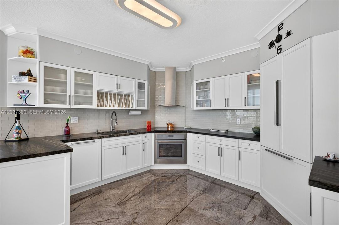 For Sale: $1,650,000 (4 beds, 3 baths, 2720 Square Feet)