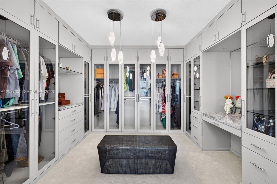 For Sale: $1,650,000 (4 beds, 3 baths, 2720 Square Feet)