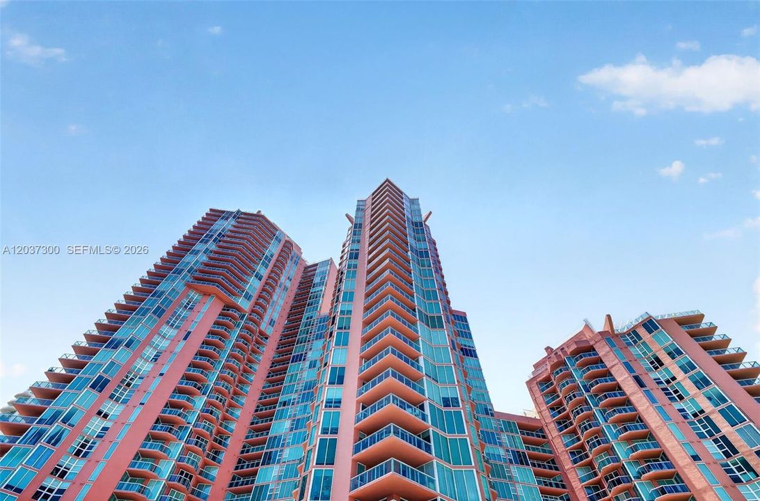 For Sale: $1,650,000 (4 beds, 3 baths, 2720 Square Feet)