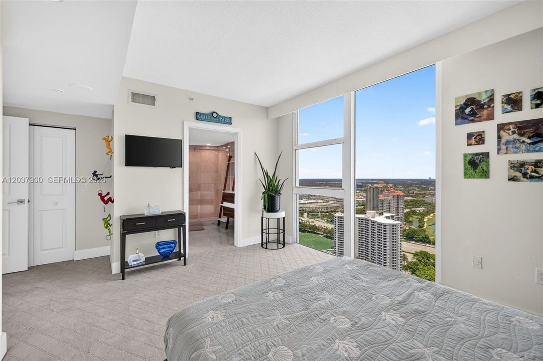 For Sale: $1,650,000 (4 beds, 3 baths, 2720 Square Feet)