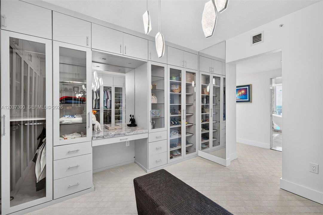 For Sale: $1,650,000 (4 beds, 3 baths, 2720 Square Feet)
