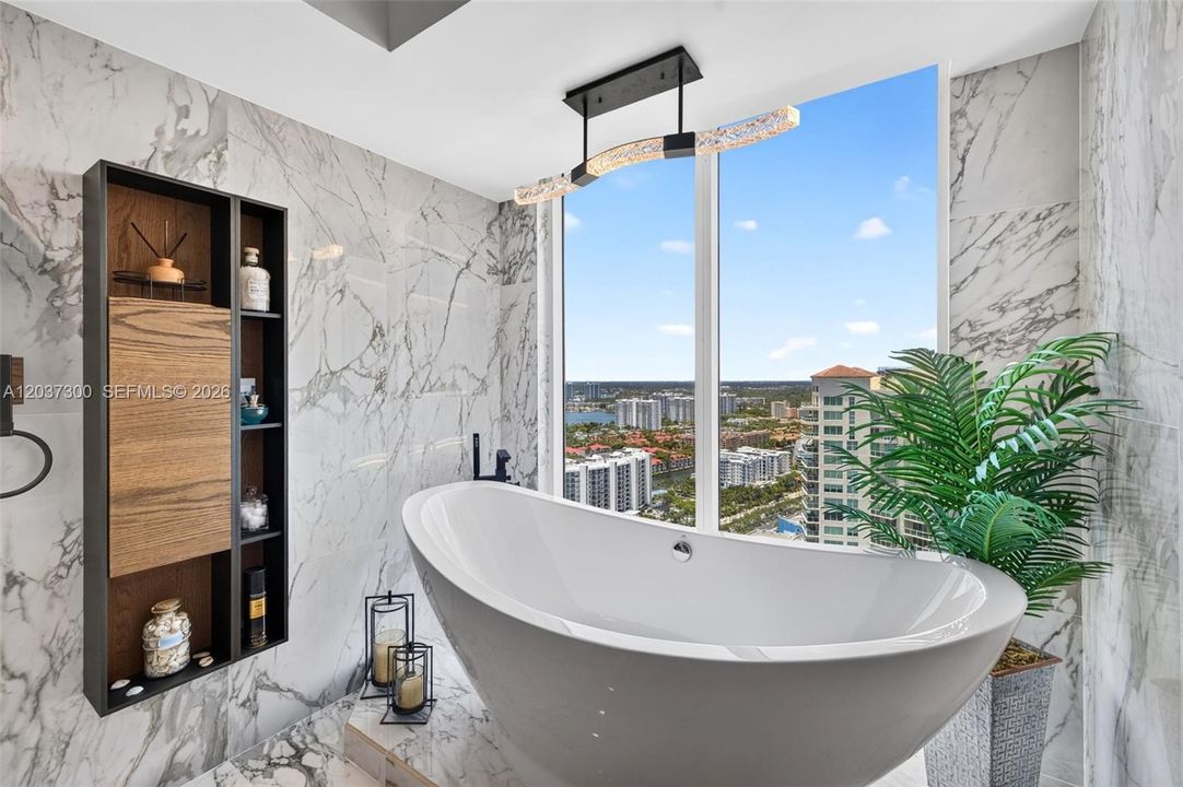 For Sale: $1,650,000 (4 beds, 3 baths, 2720 Square Feet)