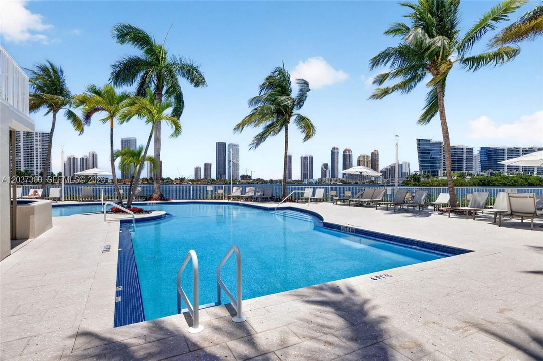 For Sale: $1,650,000 (4 beds, 3 baths, 2720 Square Feet)